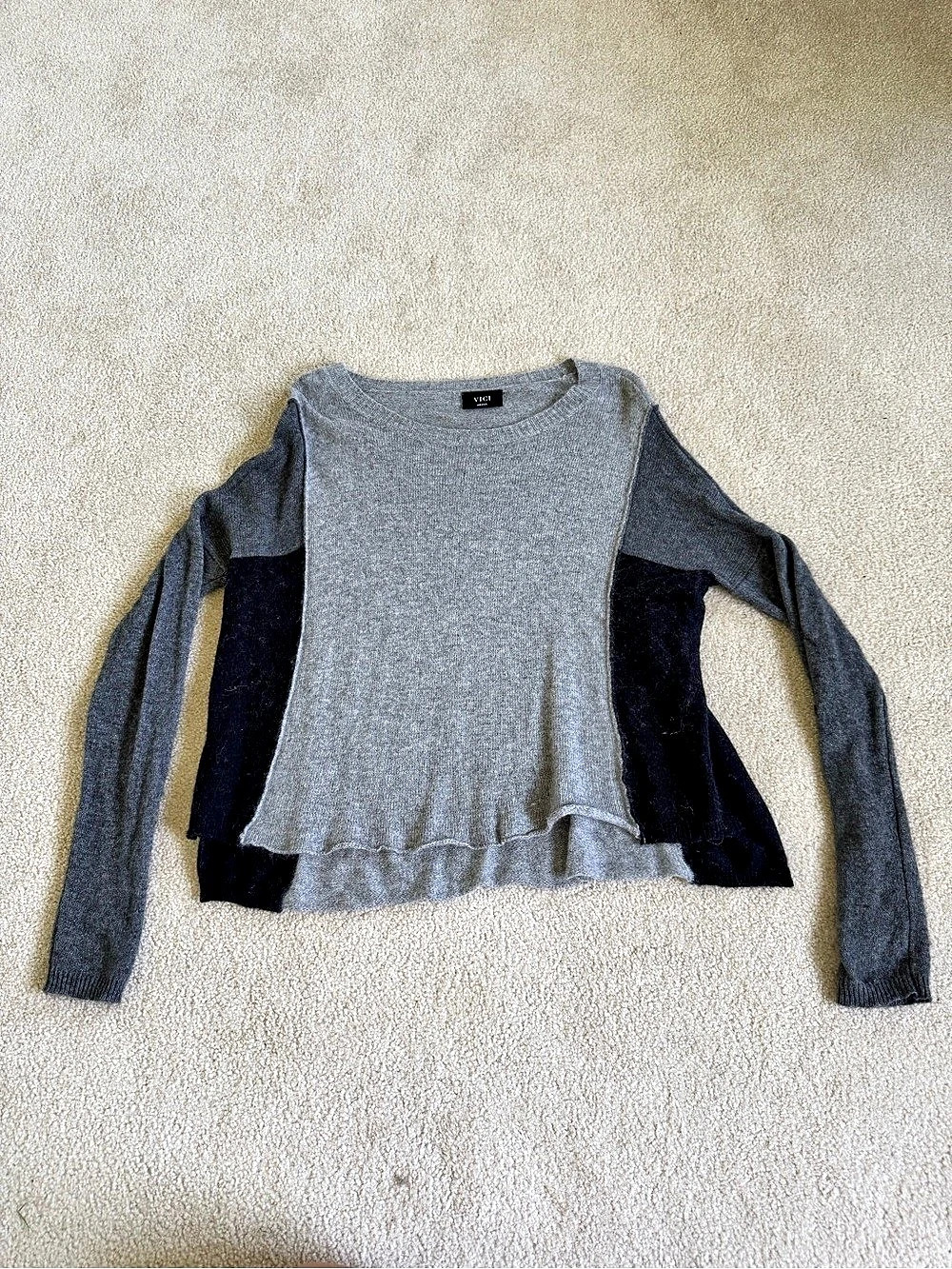 VICI Color Block Sweater in Gray & Black Size Small Like New